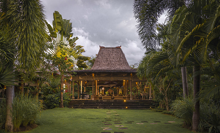 Seaside Luxury with Cultural Charm – Bali Villa 1054