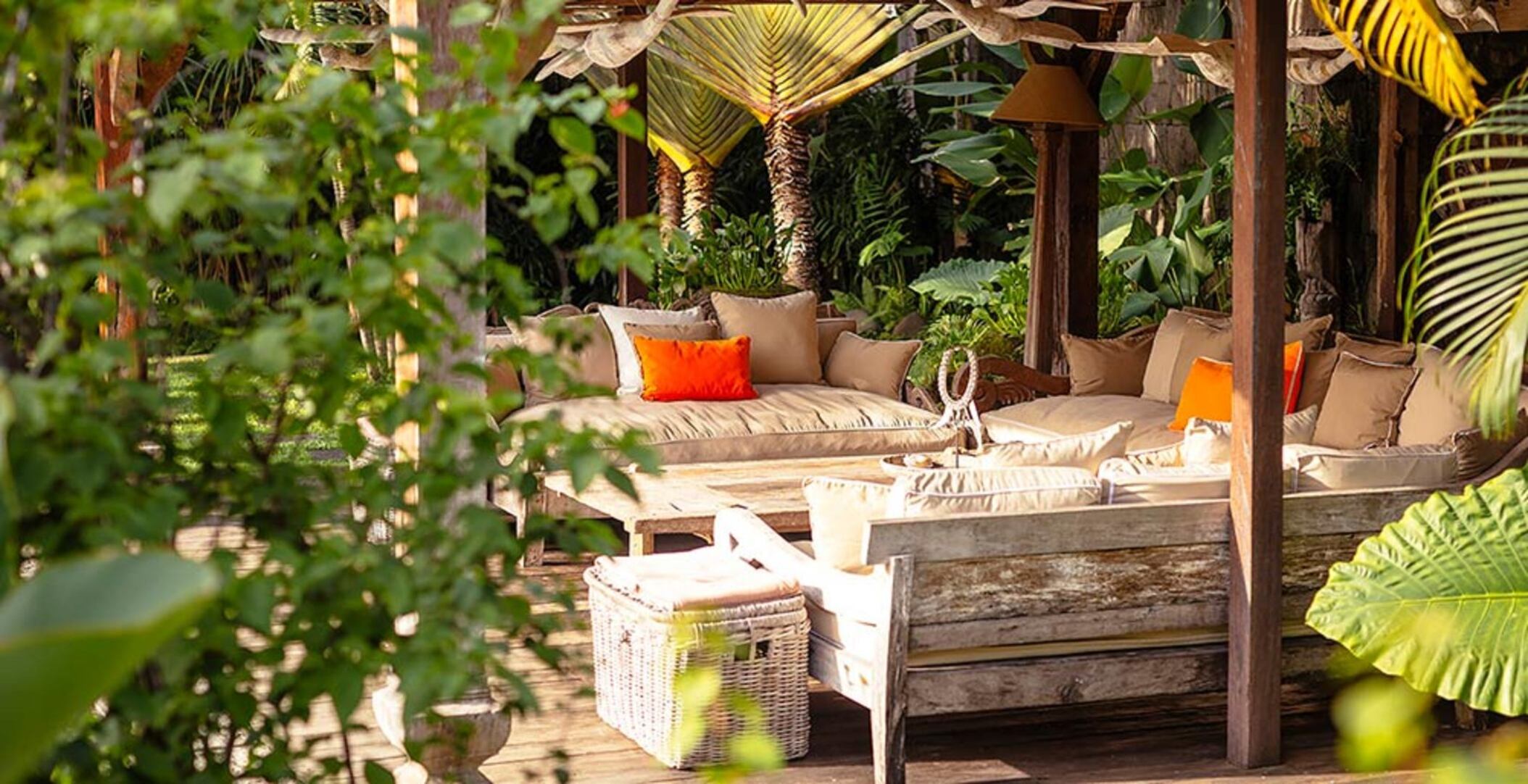Seaside Luxury with Cultural Charm – Bali Villa 1054