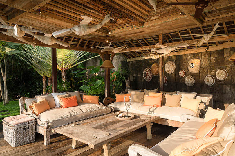 Seaside Luxury with Cultural Charm – Bali Villa 1054