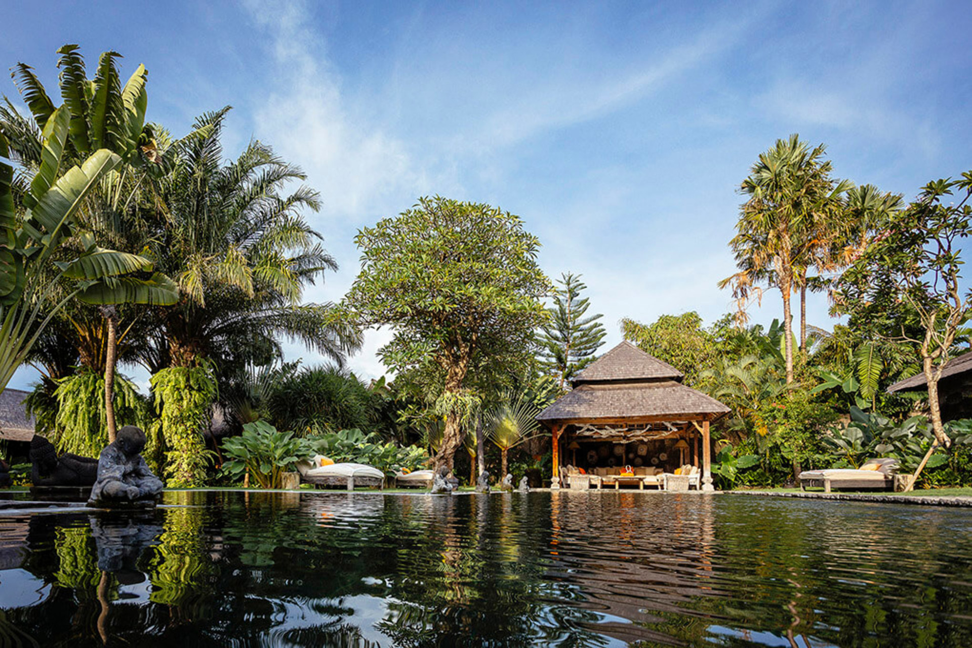 Seaside Luxury with Cultural Charm – Bali Villa 1054