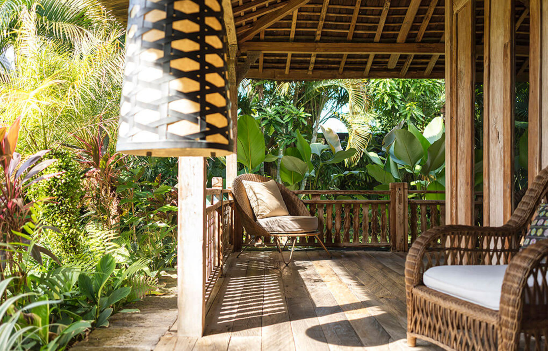 Seaside Luxury with Cultural Charm – Bali Villa 1054