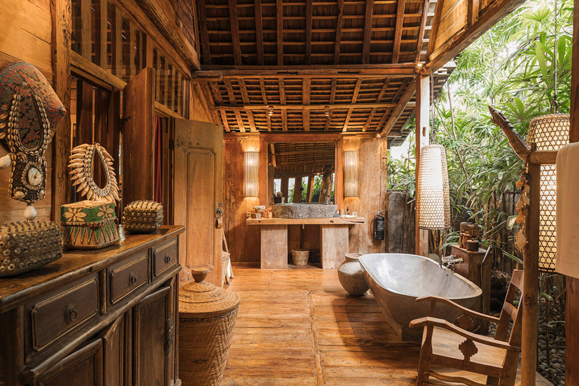 Seaside Luxury with Cultural Charm – Bali Villa 1054