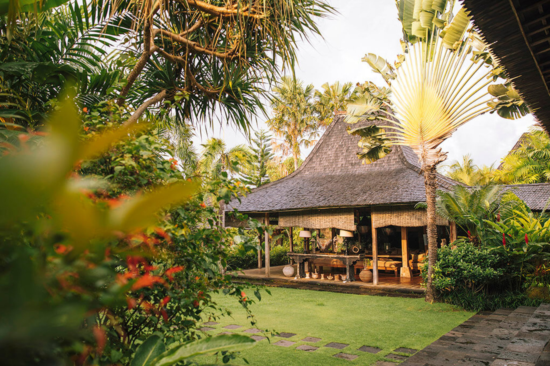 Seaside Luxury with Cultural Charm – Bali Villa 1054