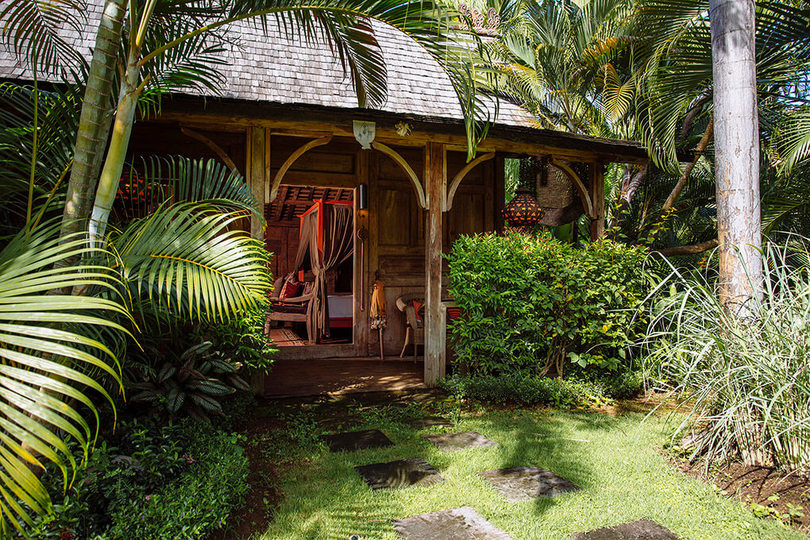 Seaside Luxury with Cultural Charm – Bali Villa 1054