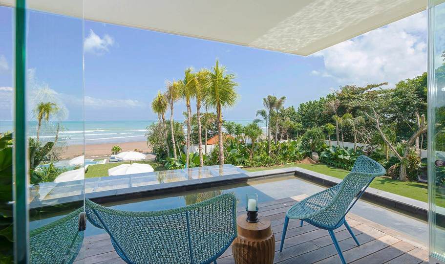 Glamorous Beachside Escape in Seminyak, Bali Villa 1055