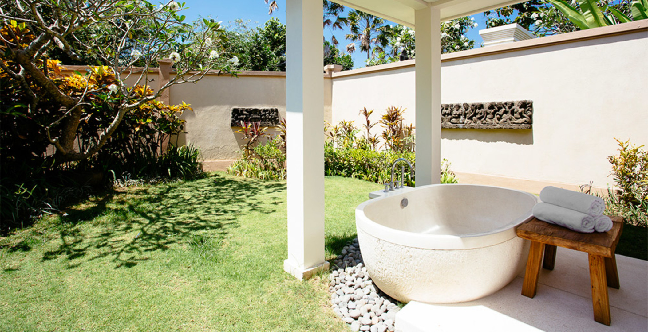 Elegant Tropical Escape –  Bali Villa 1063