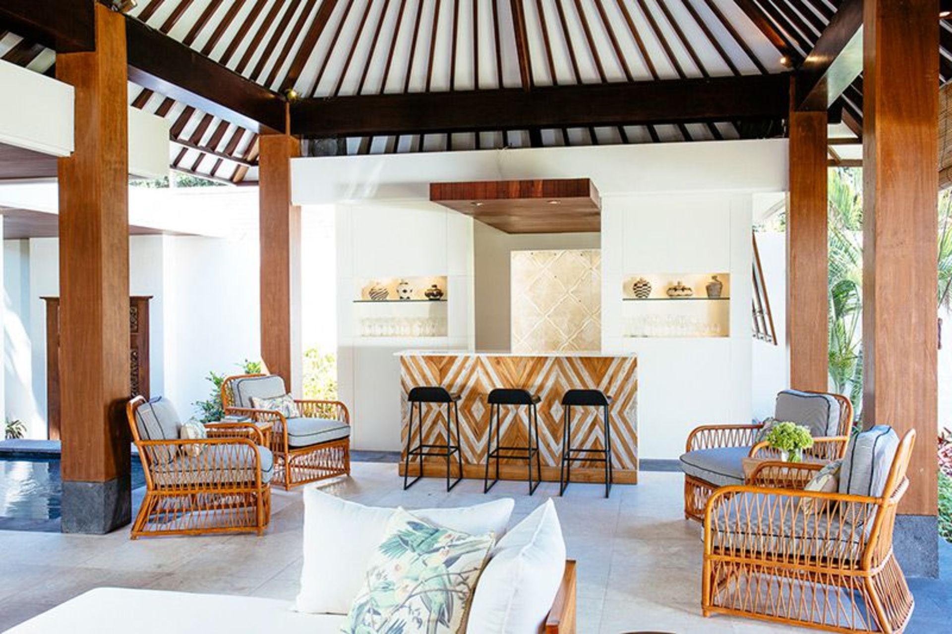 Elegant Tropical Escape –  Bali Villa 1063