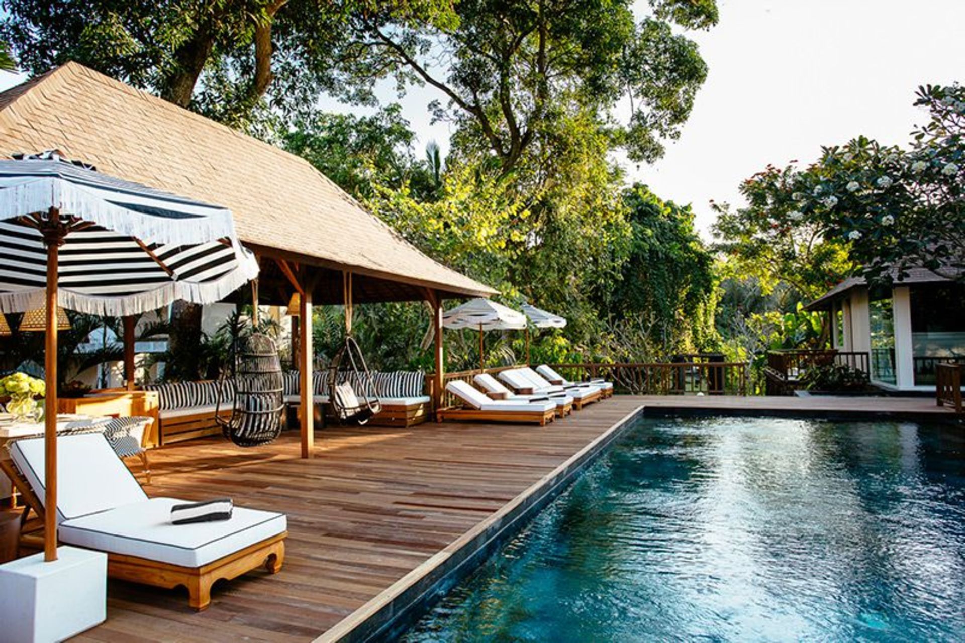 Elegant Tropical Escape –  Bali Villa 1063