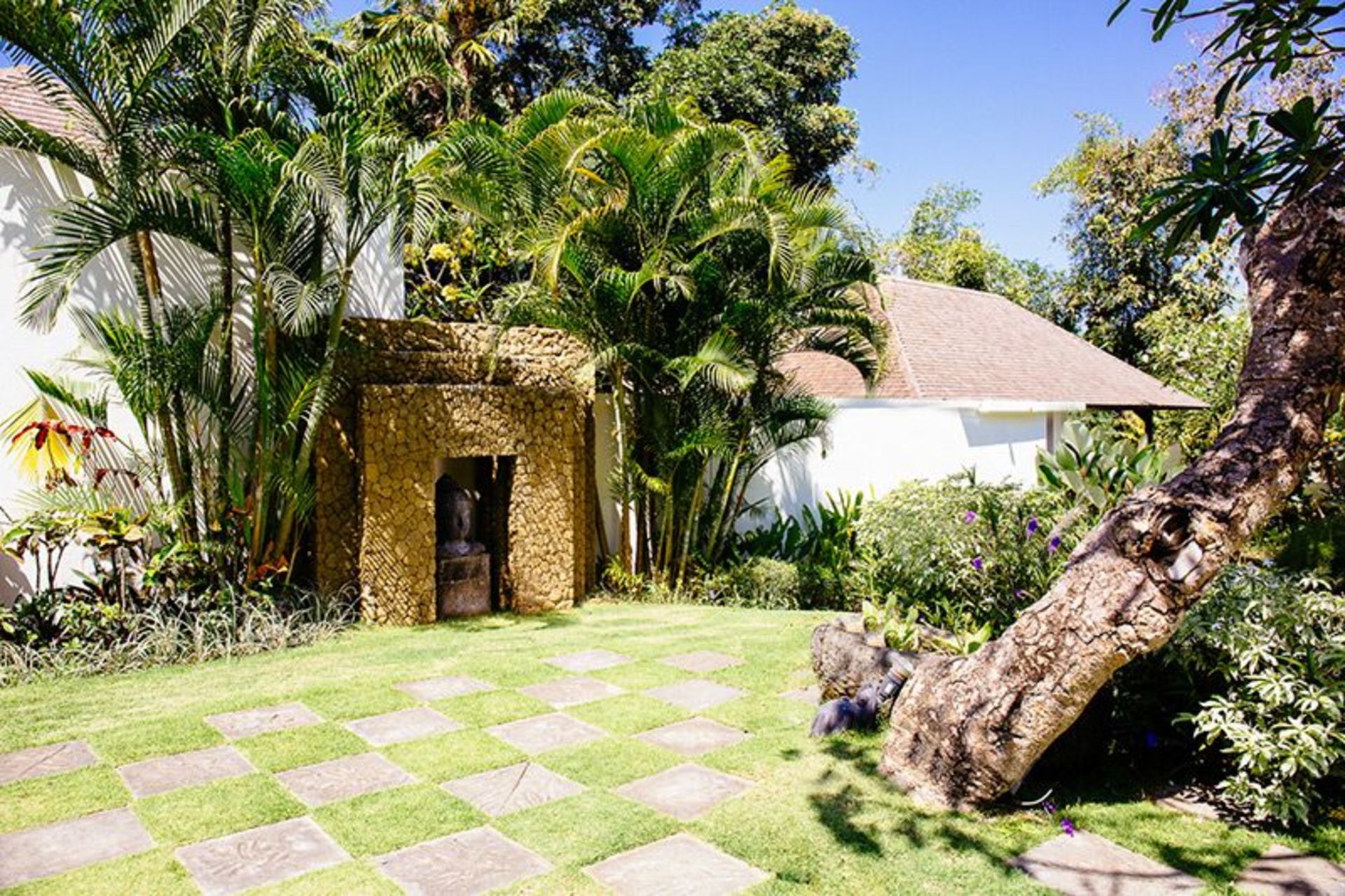 Elegant Tropical Escape –  Bali Villa 1063