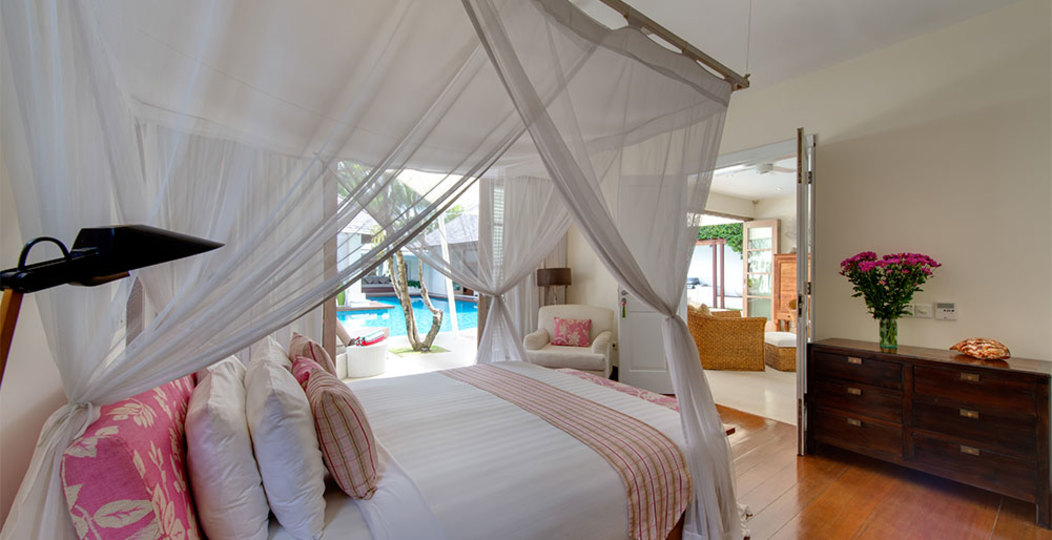 Lush Escapes by the Ocean – Bali Villa 1064