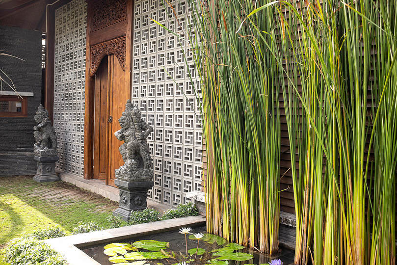 Stylish Beachside Villa with Pool & Stunning Views – Bali Villa 1068