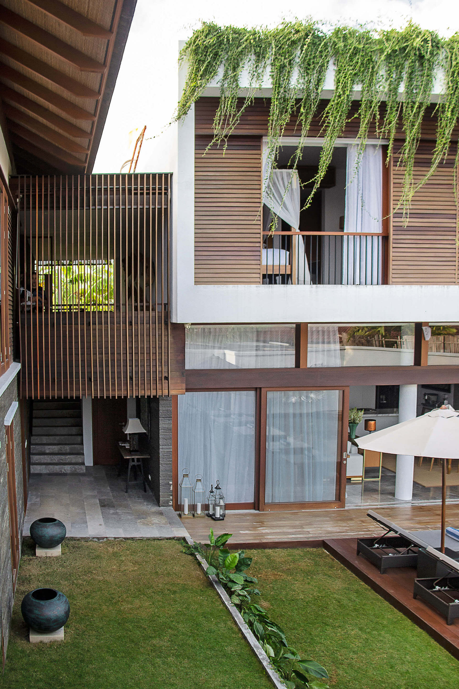 Stylish Beachside Villa with Pool & Stunning Views – Bali Villa 1068