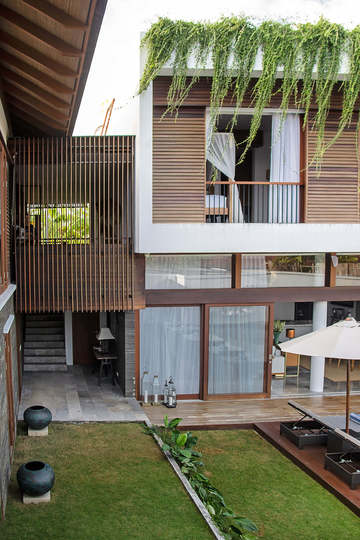 Stylish Beachside Villa with Pool & Stunning Views – Bali Villa 1068
