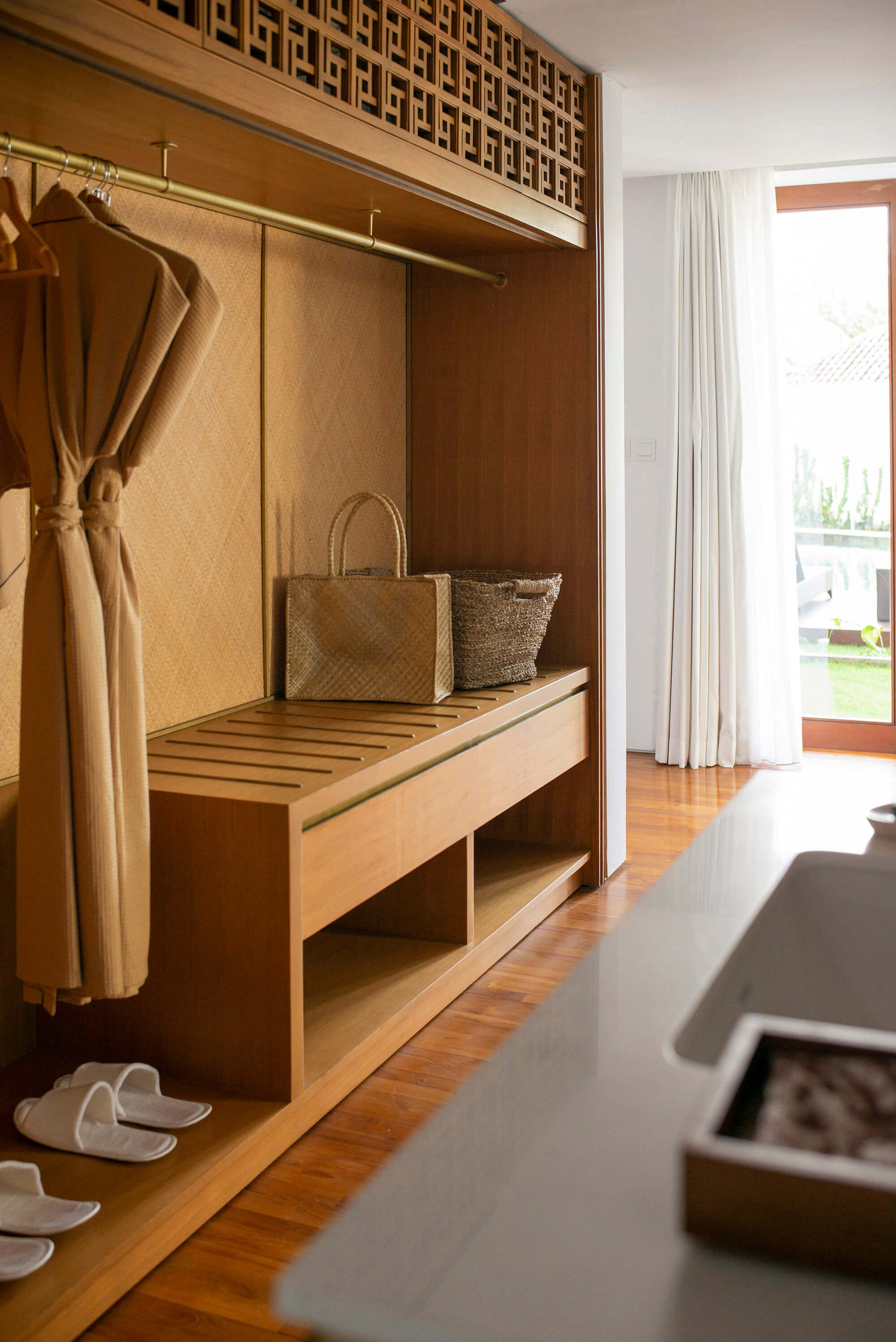 Stylish Beachside Villa with Pool & Stunning Views – Bali Villa 1068