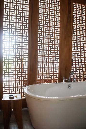 Stylish Beachside Villa with Pool & Stunning Views – Bali Villa 1068