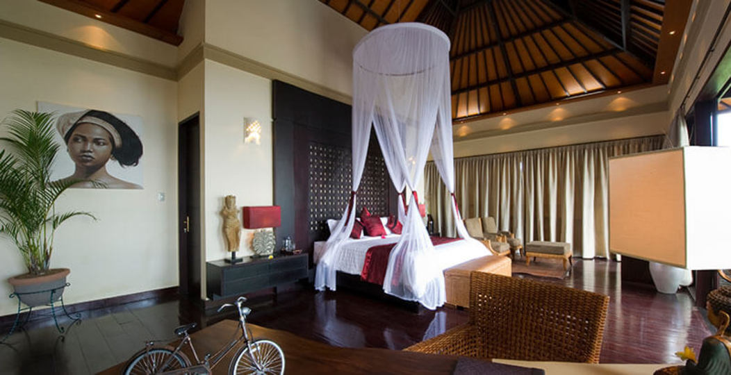 Beachfront Bliss Awaits You – Bali Villa 1076