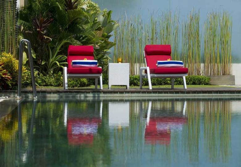 Beachfront Bliss Awaits You – Bali Villa 1076