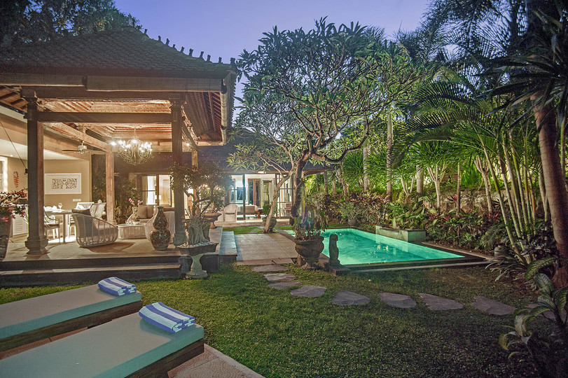 Seaside Bliss and Serenity, Bali Villa 1077