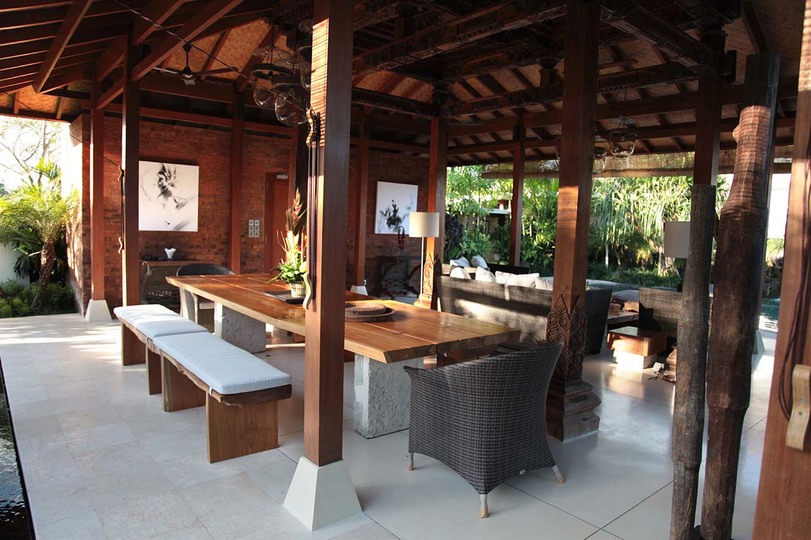 A Private Bali Haven Just Steps from the Sea – 1081