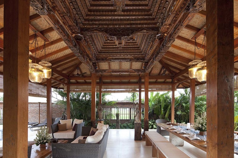 A Private Bali Haven Just Steps from the Sea – 1081