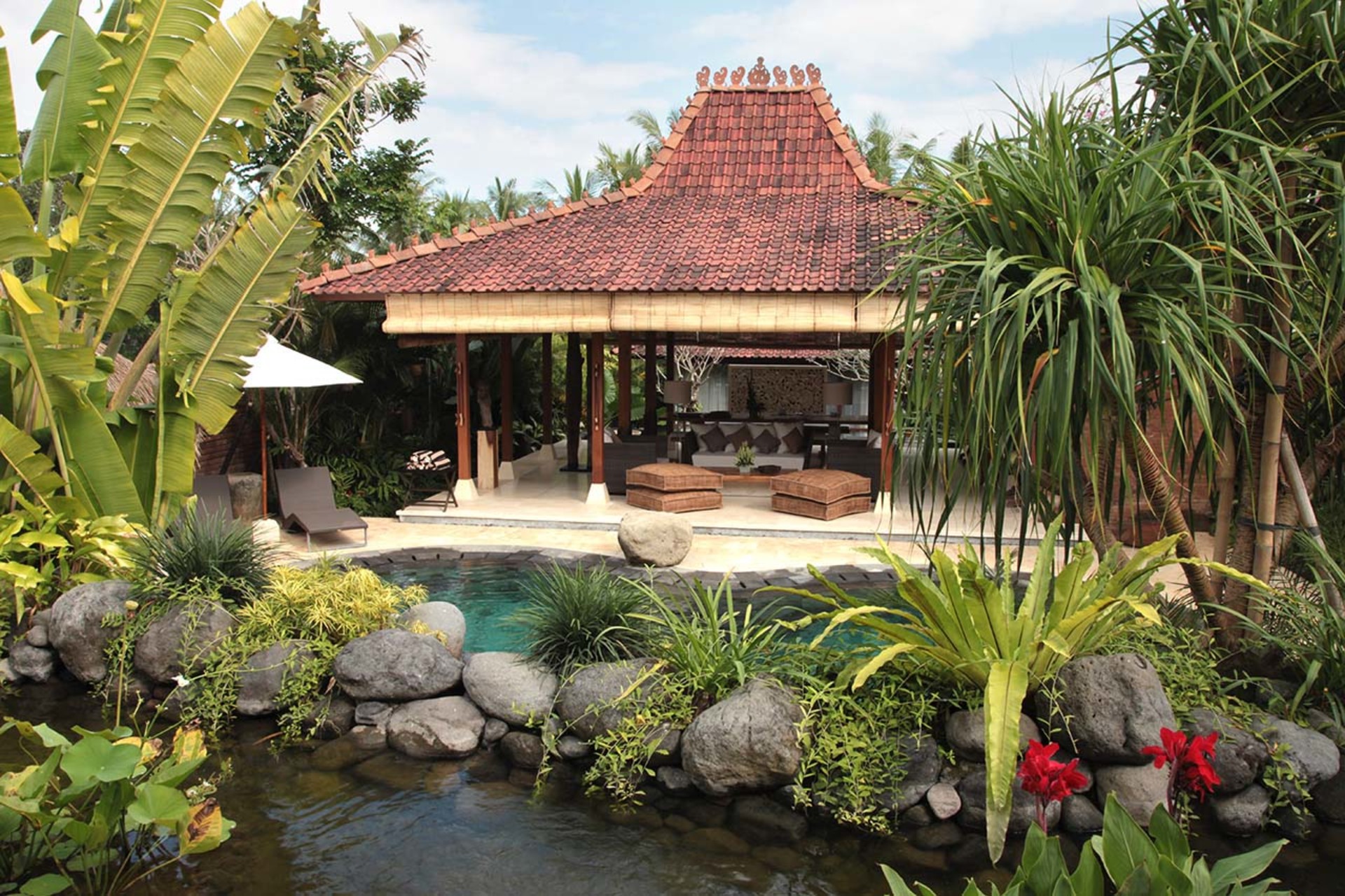 A Private Bali Haven Just Steps from the Sea – 1081
