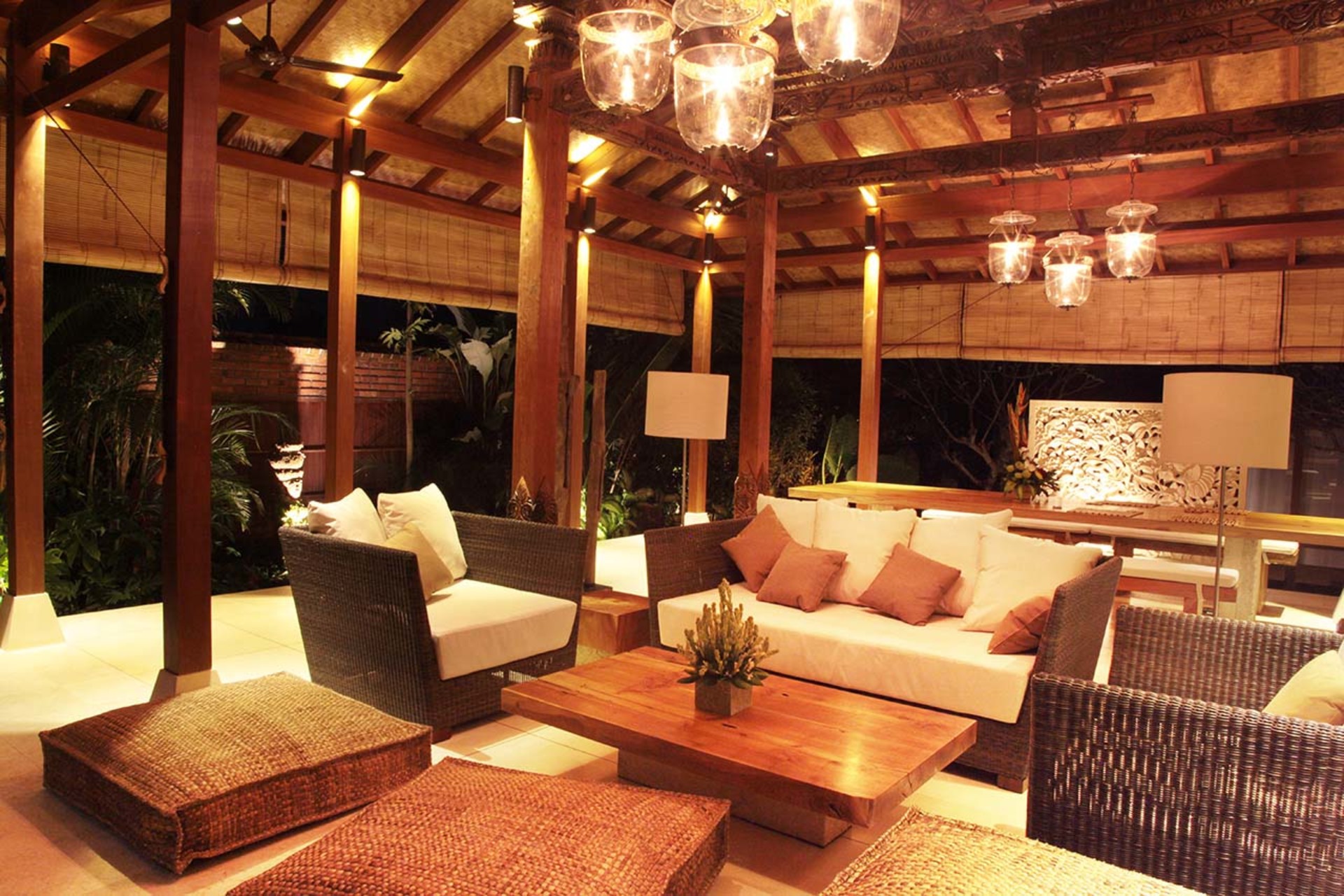 A Private Bali Haven Just Steps from the Sea – 1081
