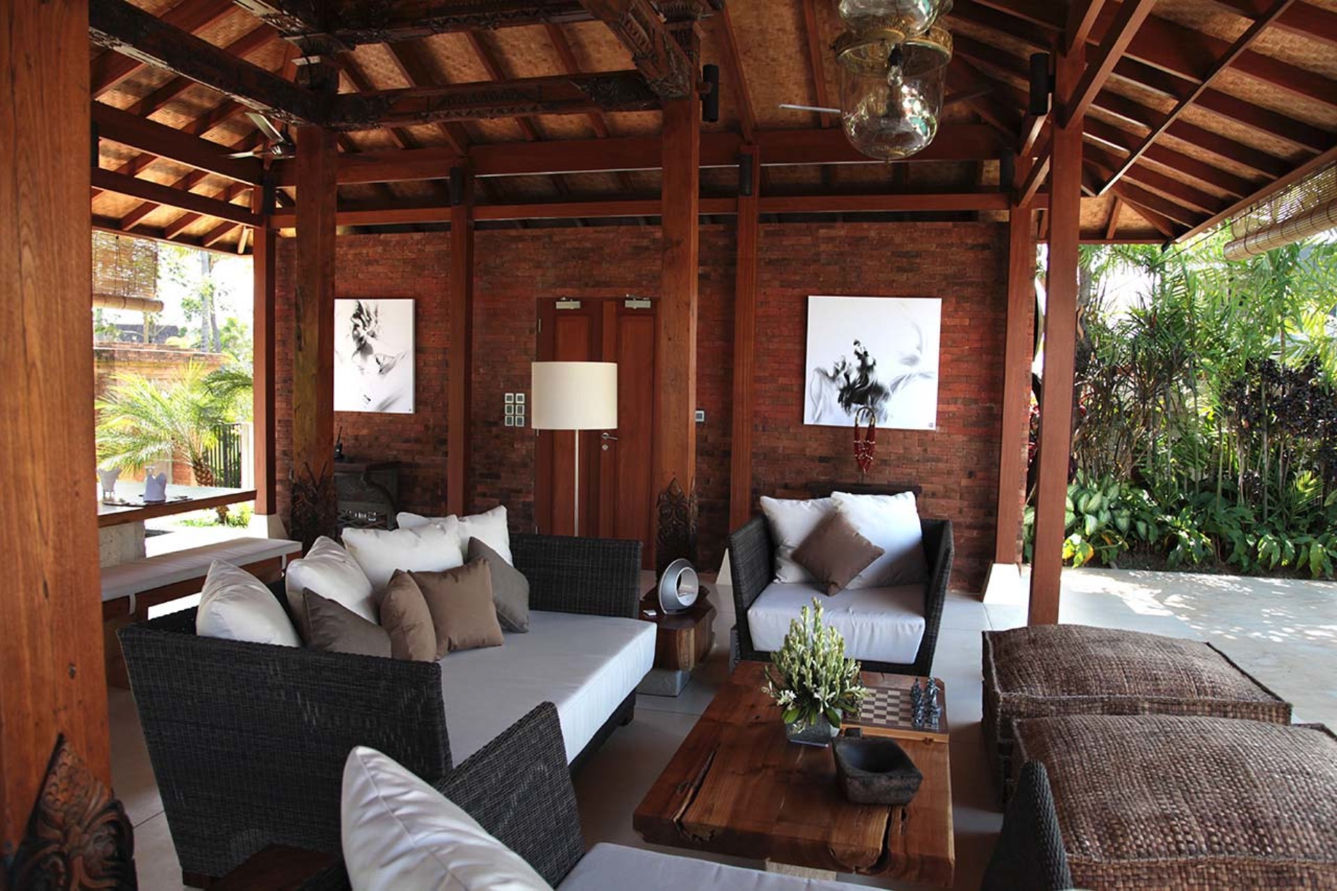 A Private Bali Haven Just Steps from the Sea – 1081