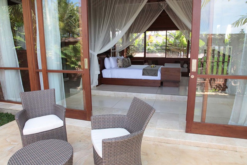 A Private Bali Haven Just Steps from the Sea – 1081
