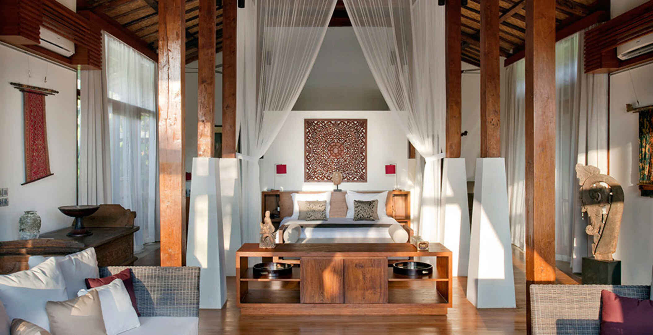 A Private Bali Haven Just Steps from the Sea – 1081