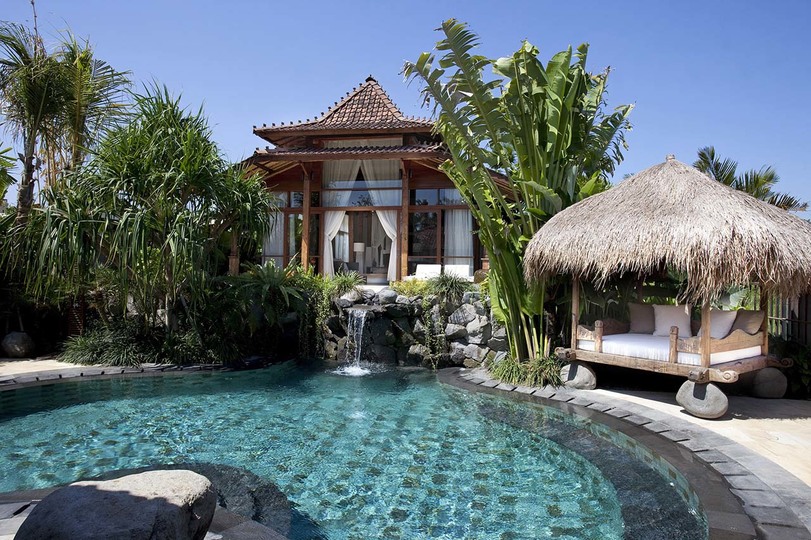 A Private Bali Haven Just Steps from the Sea – 1081