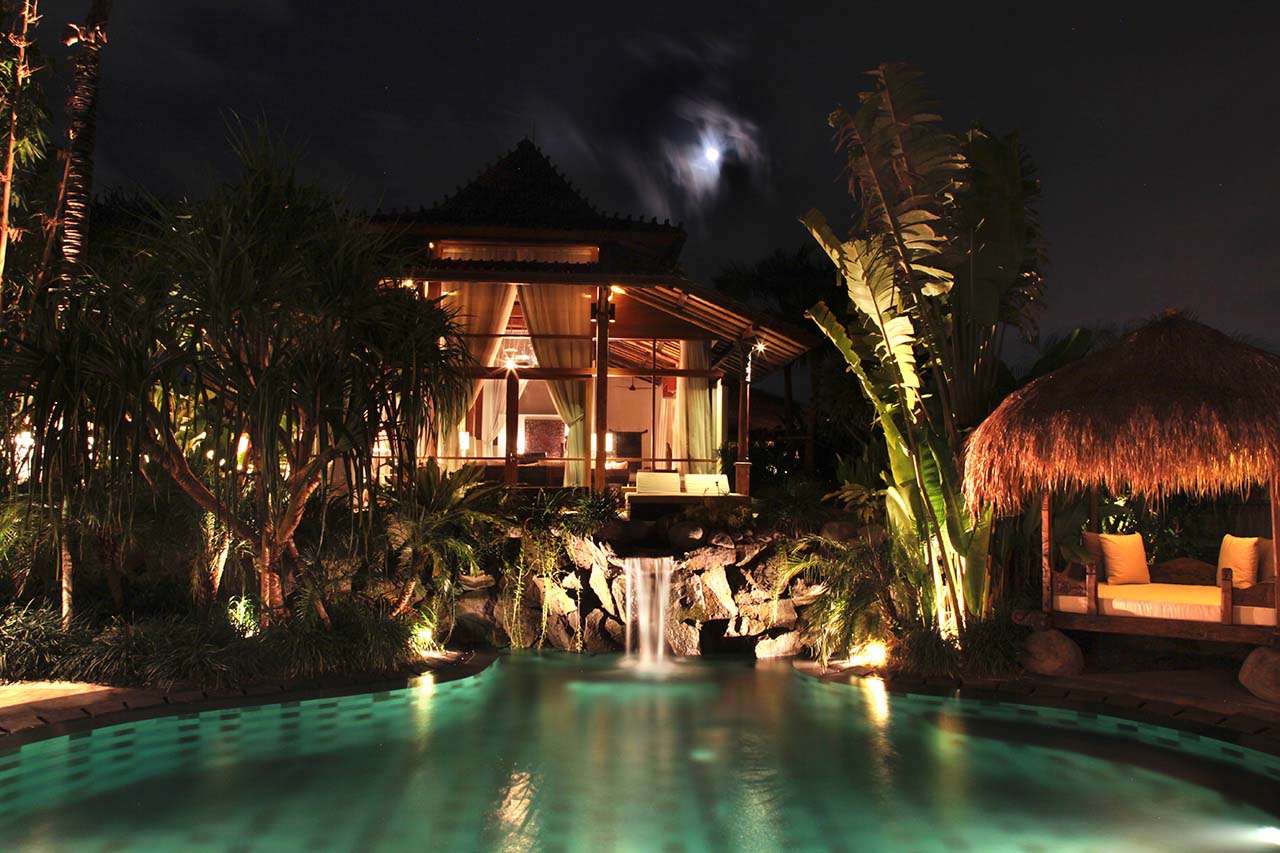 A Private Bali Haven Just Steps from the Sea – 1081