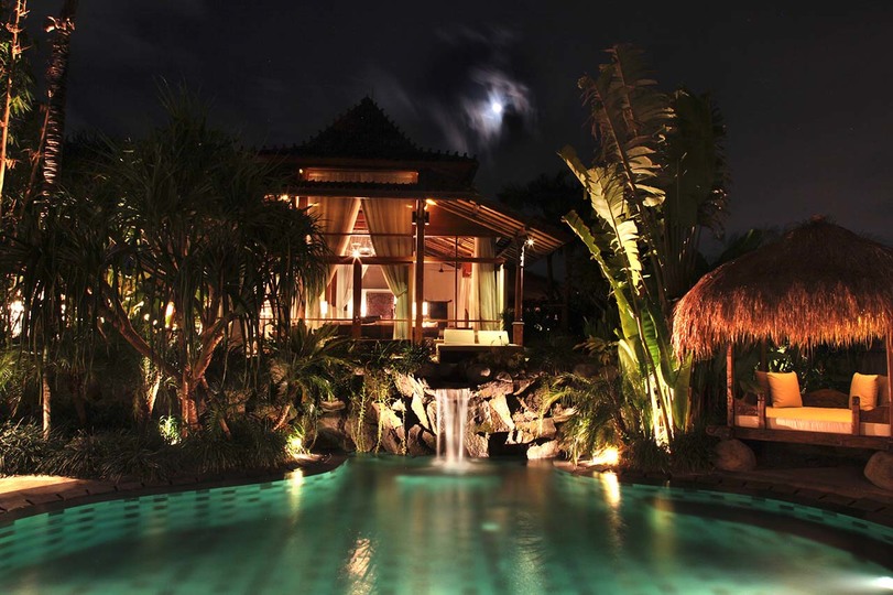 A Private Bali Haven Just Steps from the Sea – 1081