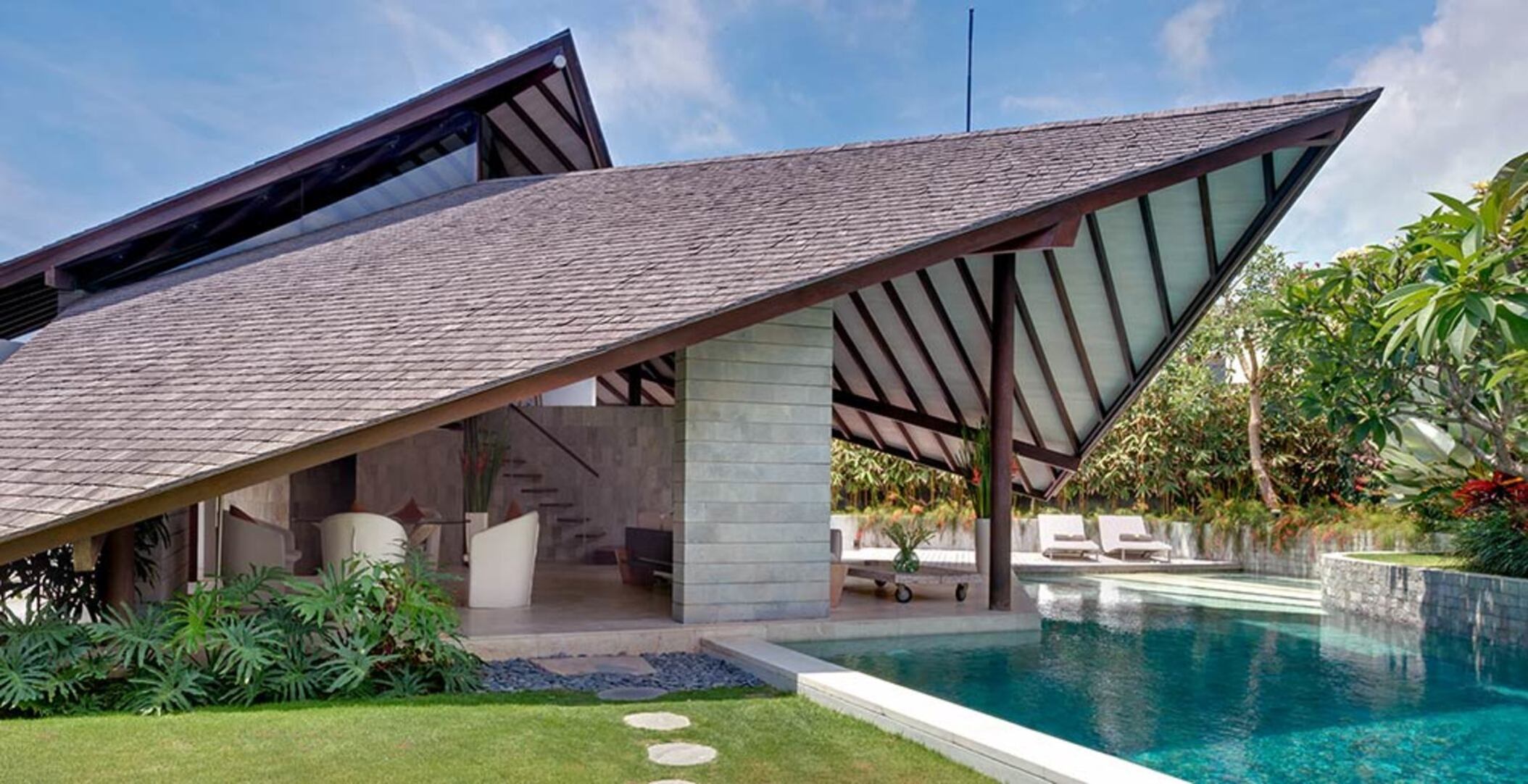 Luxury living by the sea awaits at Bali Villa 1084