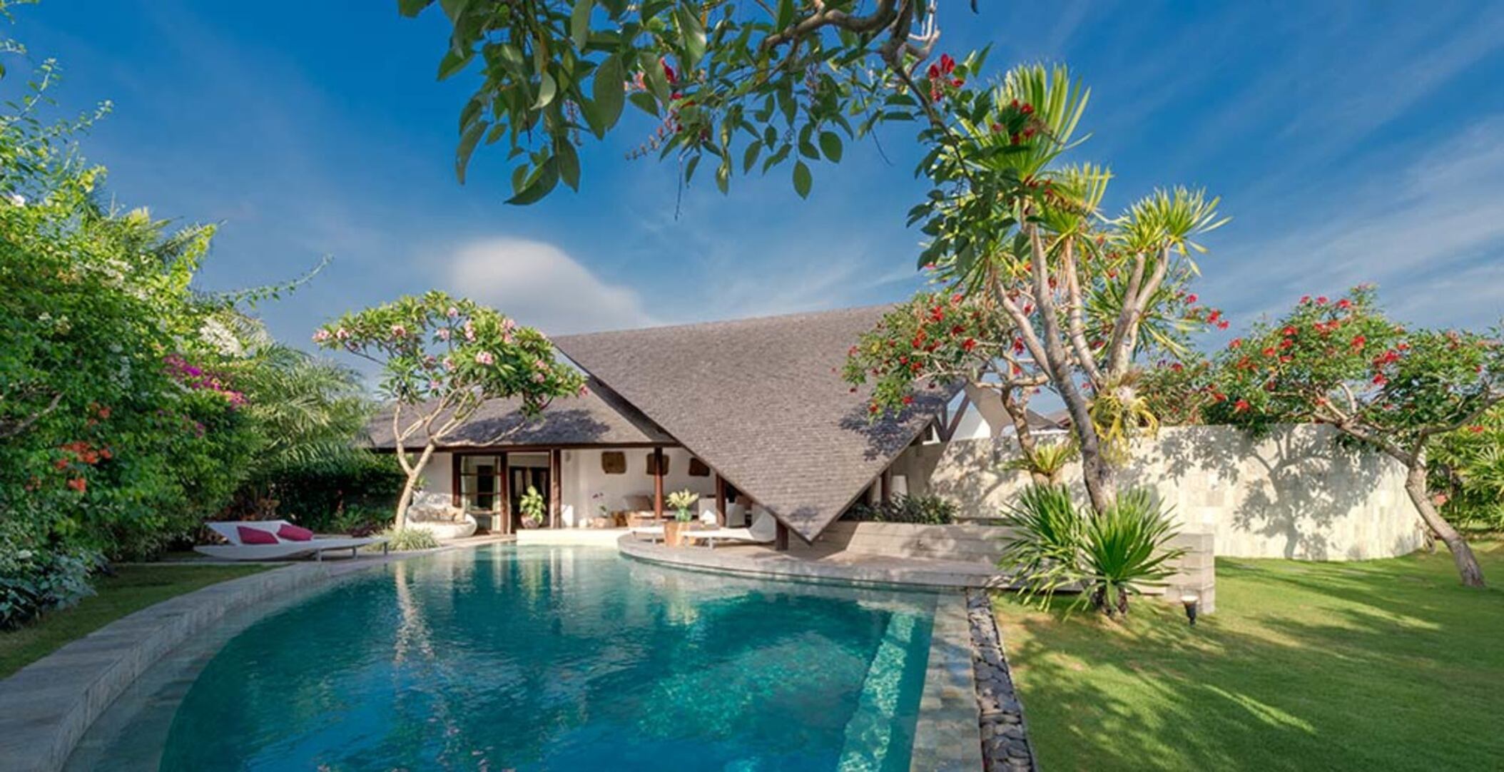 Dreamy Seminyak Hideaway by the Sea – Villa 1086