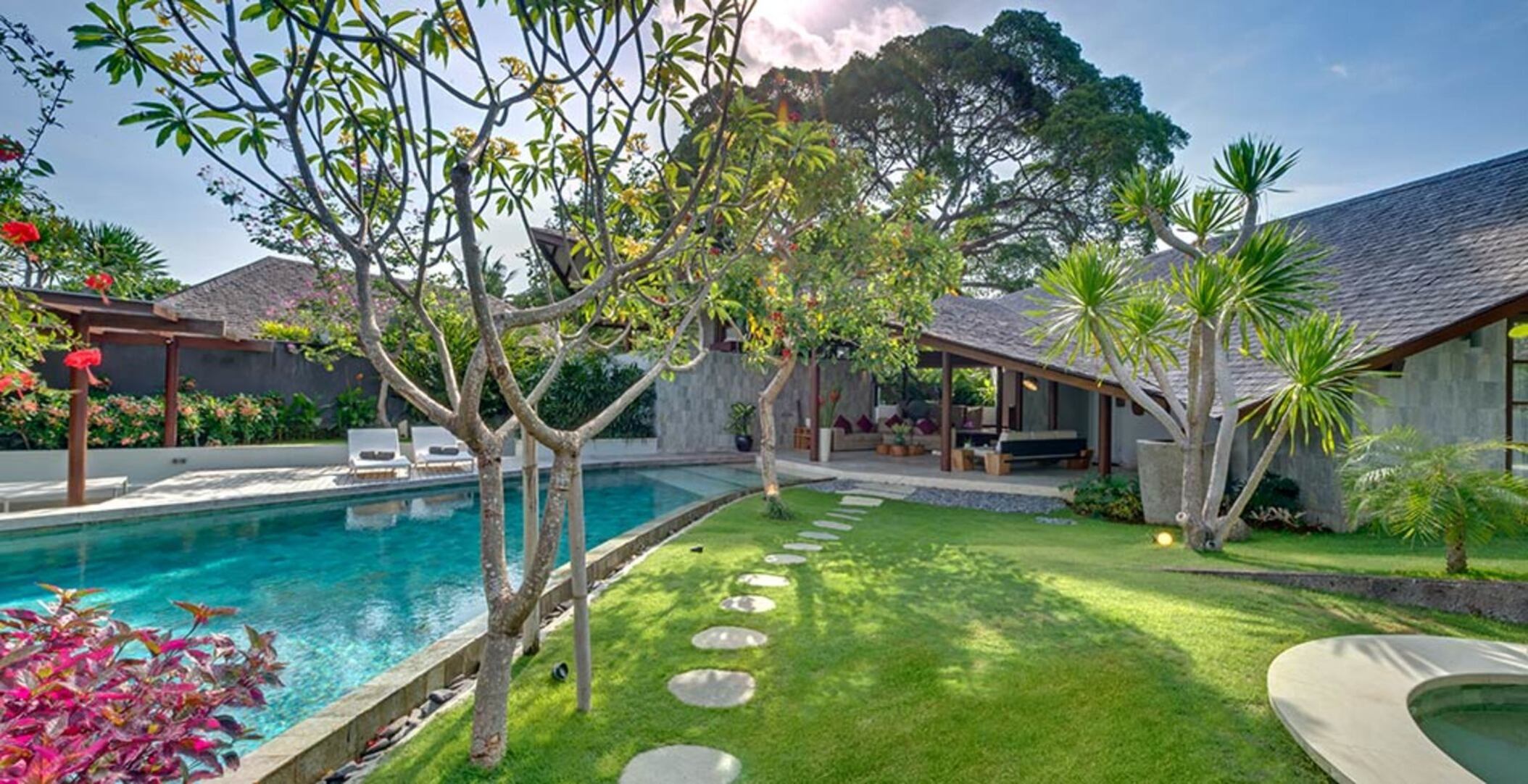 Dreamy Seminyak Hideaway by the Sea – Villa 1086