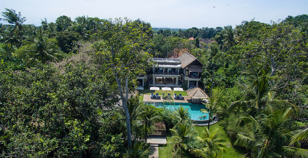 Luxury by the Ocean’s Edge – Bali Villa 1087
