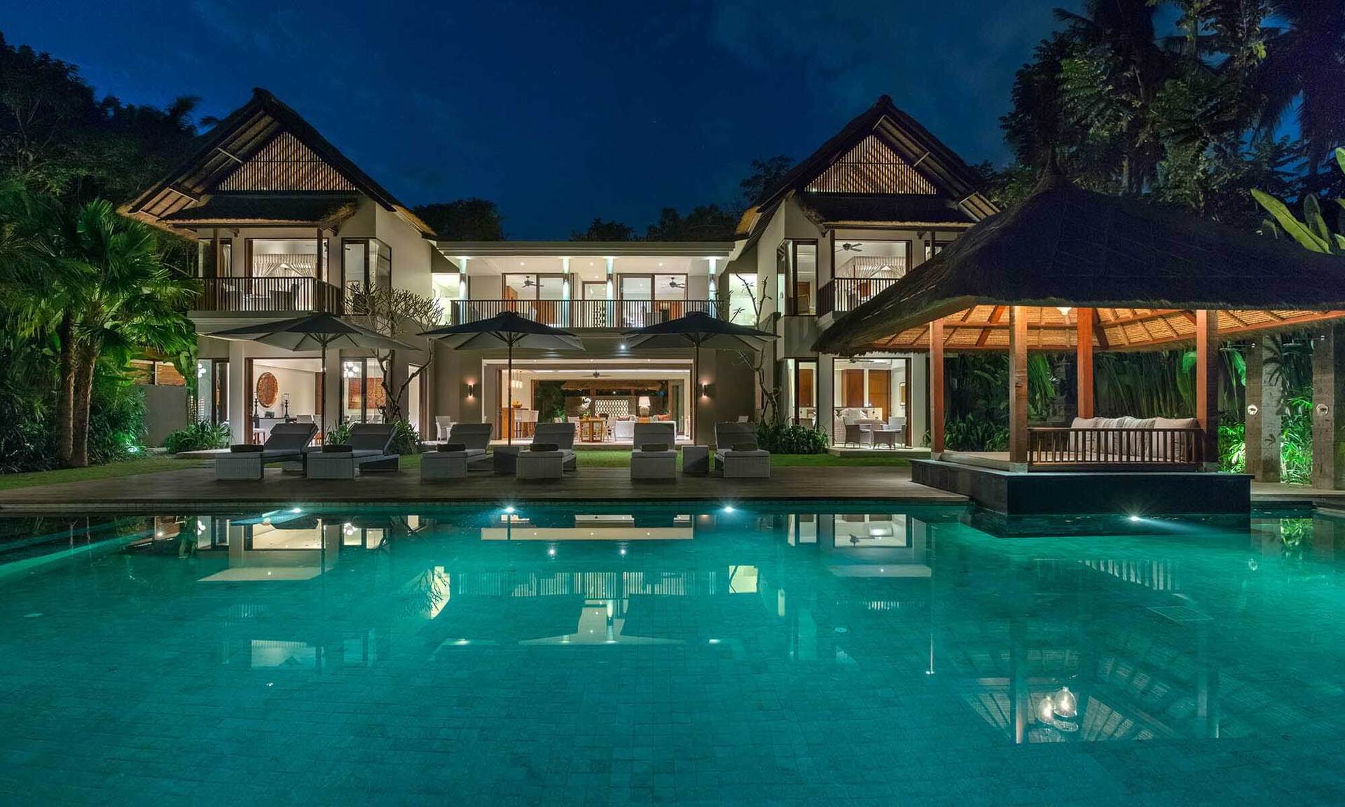 Luxury by the Ocean’s Edge – Bali Villa 1087