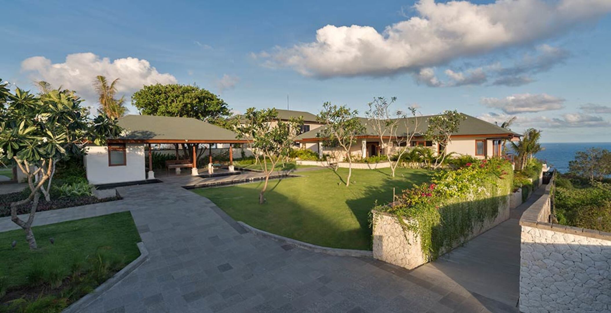 Secluded Elegance with Ocean Views – Bali Villa 1090