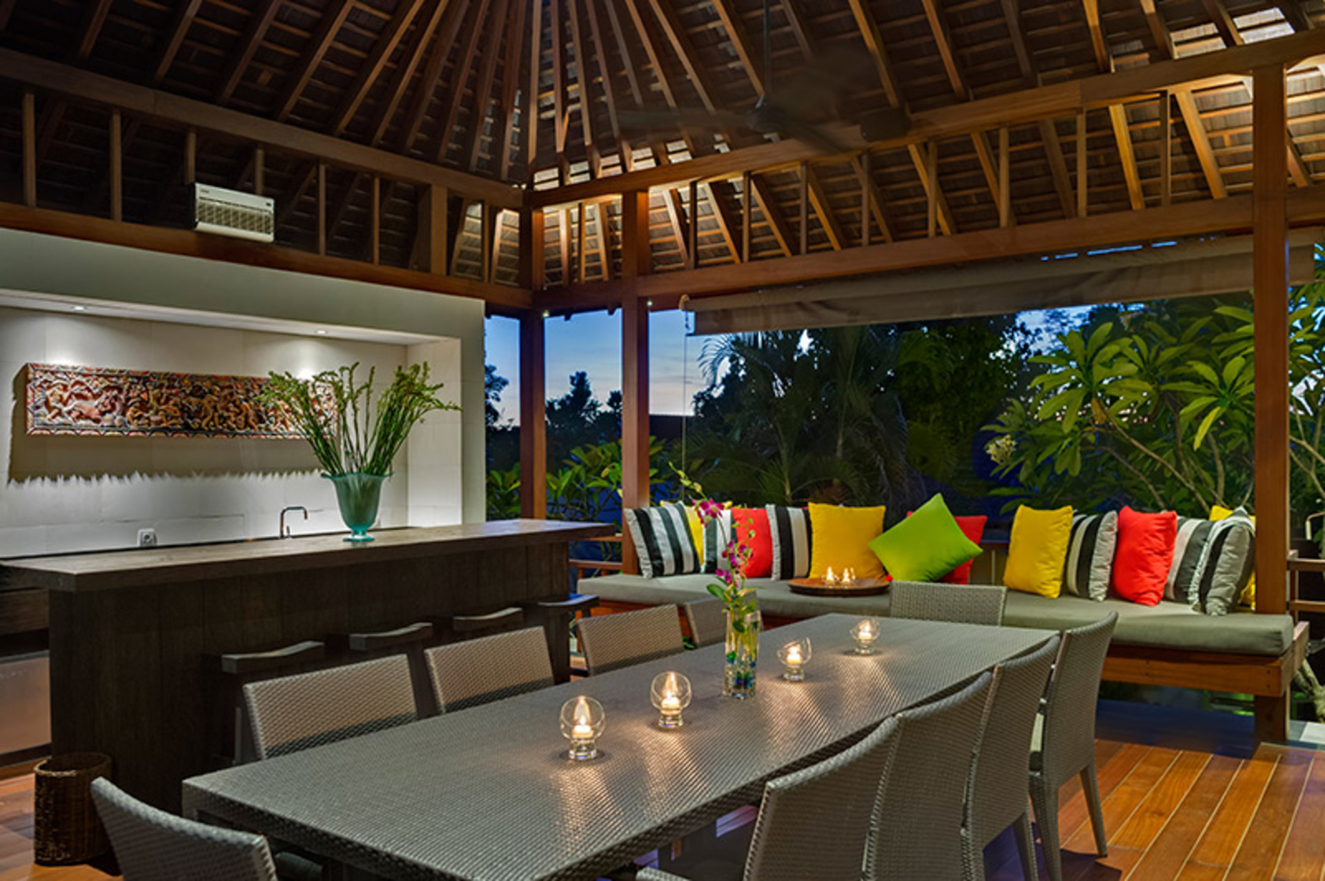 Spacious Luxury Retreat Near Beach – Bali Villa 1098