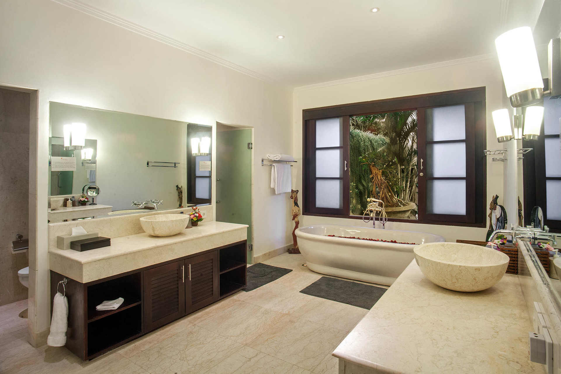 Tranquil Oasis with Ocean Breezes – Bali Villa 1110