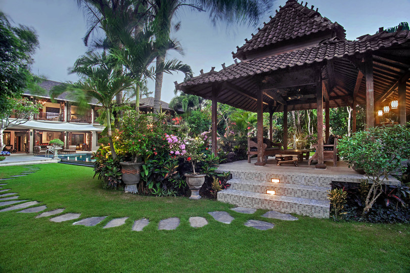 Tranquil Oasis with Ocean Breezes – Bali Villa 1110