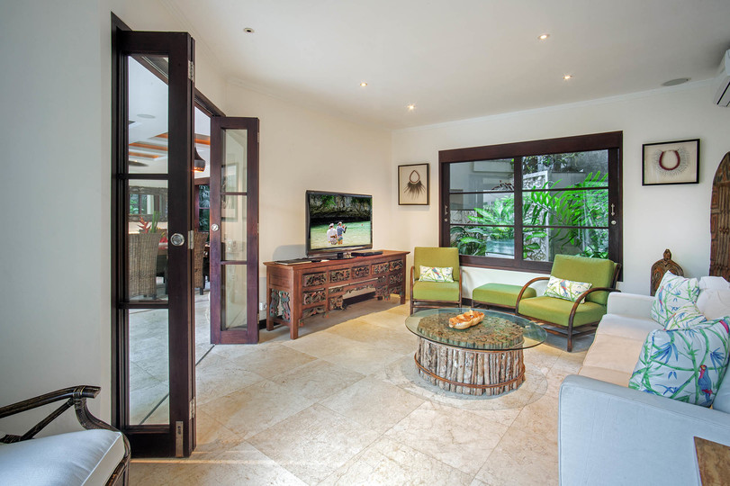 Tranquil Oasis with Ocean Breezes – Bali Villa 1110