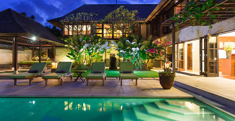 Elegant Coastal Villa with Jacuzzi – Bali Villa 1111