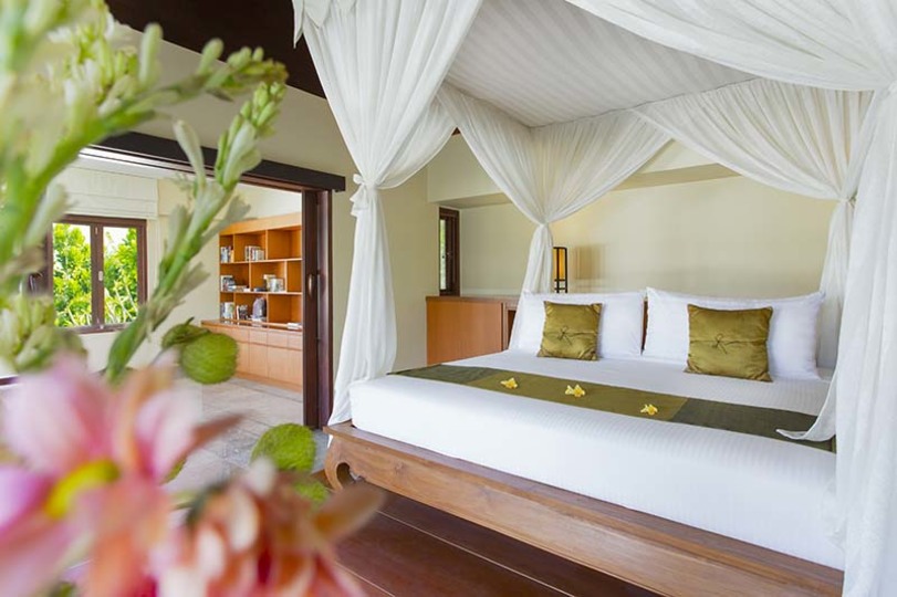 Elegant Coastal Villa with Jacuzzi – Bali Villa 1111