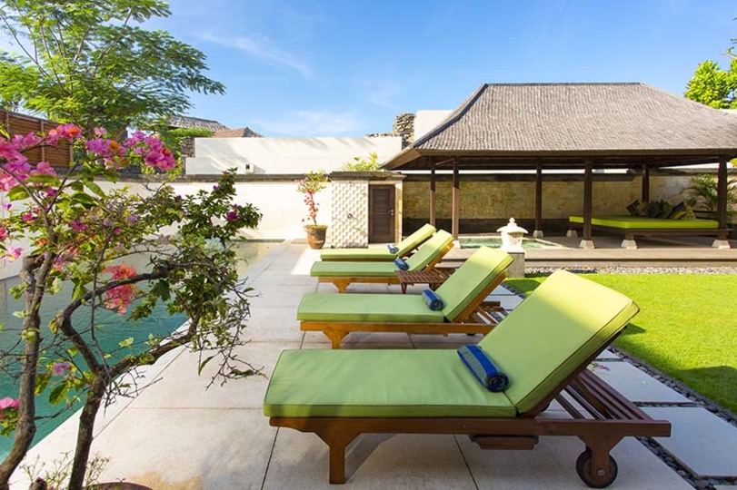 Elegant Coastal Villa with Jacuzzi – Bali Villa 1111