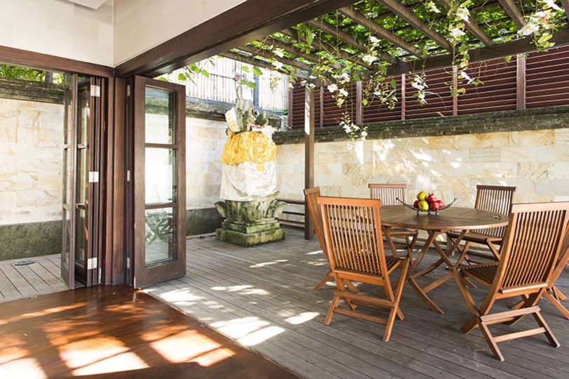 Elegant Coastal Villa with Jacuzzi – Bali Villa 1111