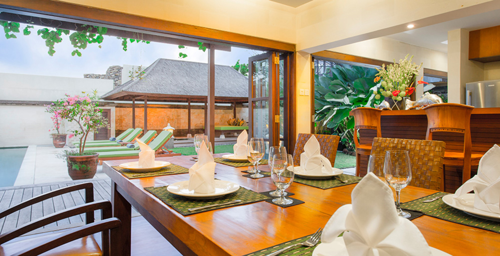 Elegant Coastal Villa with Jacuzzi – Bali Villa 1111