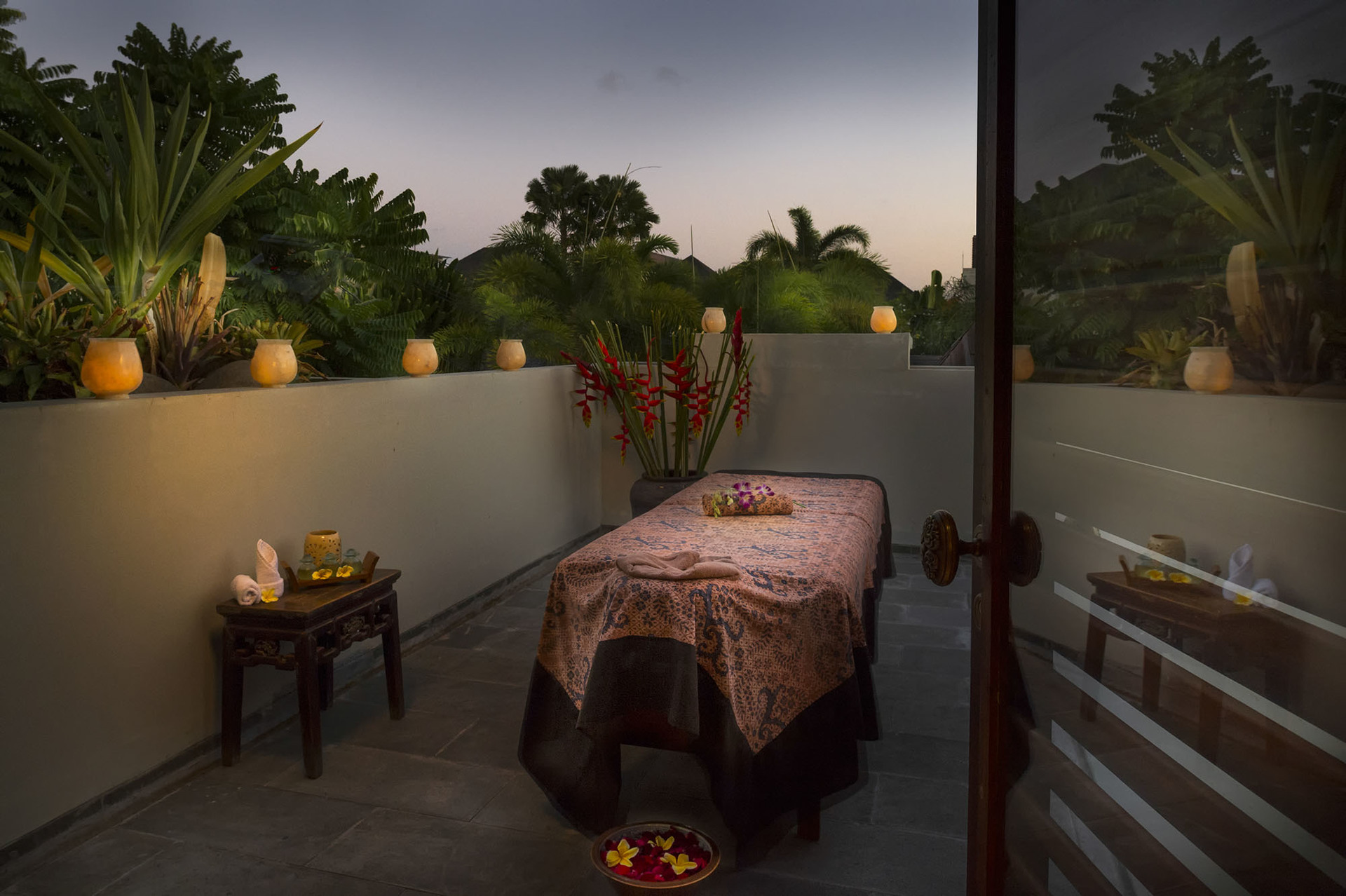 Serene luxury in lush gardens, Bali Villa 1124