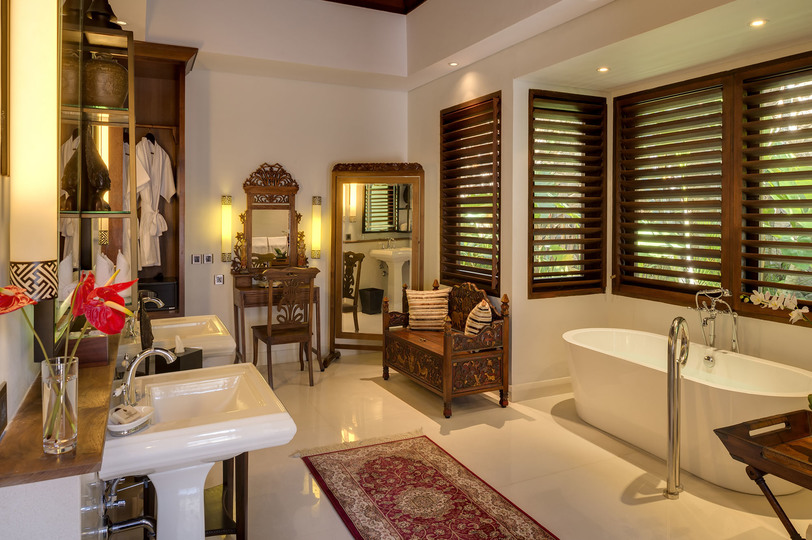 Serene luxury in lush gardens, Bali Villa 1124