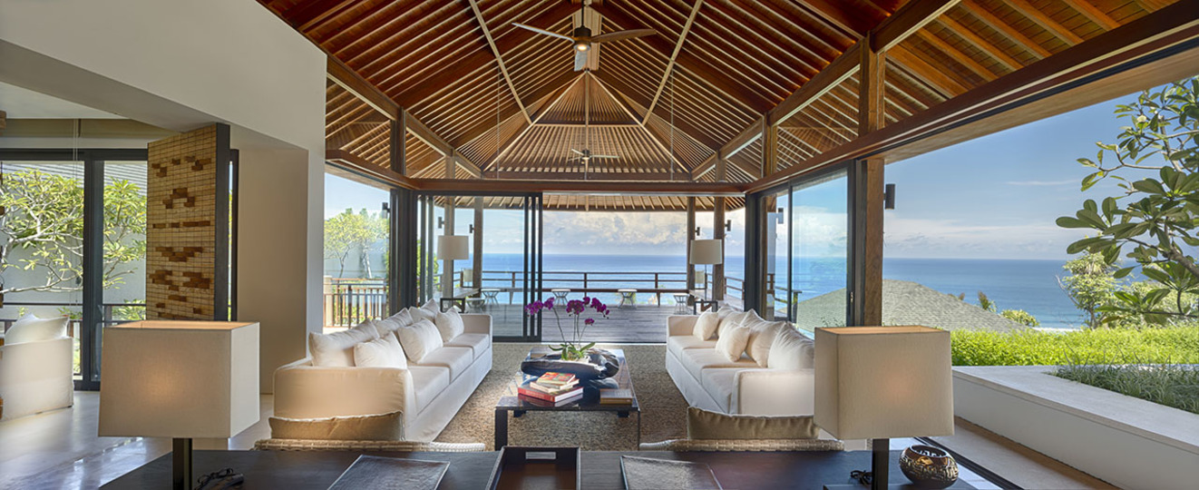 Experience Ultimate Luxury by the Beach, Bali Villa 1129